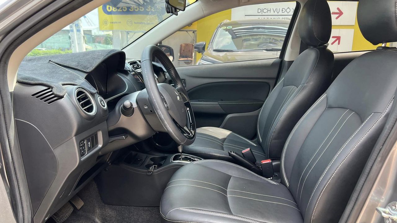 Hàng ghế trước Mitsubishi Attrage